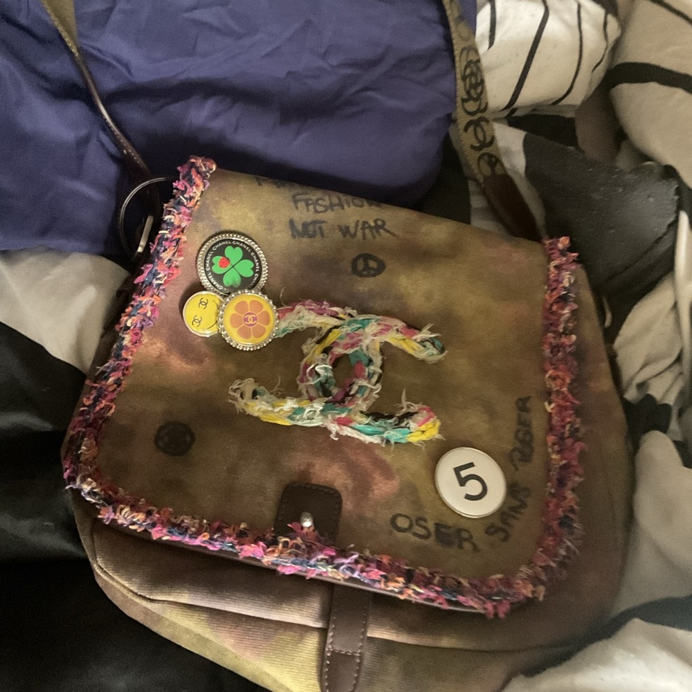 CHANEL Multicolor  CC Messenger Bag